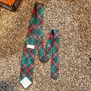 Gentry Plaid Wool Tie in Green and Burgundy